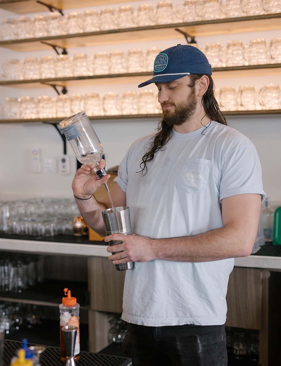 Bartender in Cumming